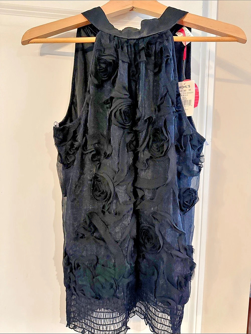 Heart Soul Black Rose-Textured Blouse Size Large NWT